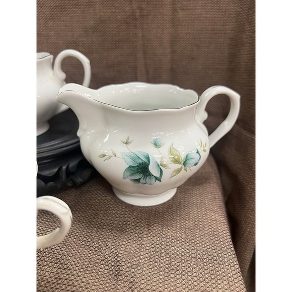 VTG Favolina Wawel Blue Morning Flower Set. 2 Cups, Sugar bowl, Creamer (135) - Picture 4 of 11